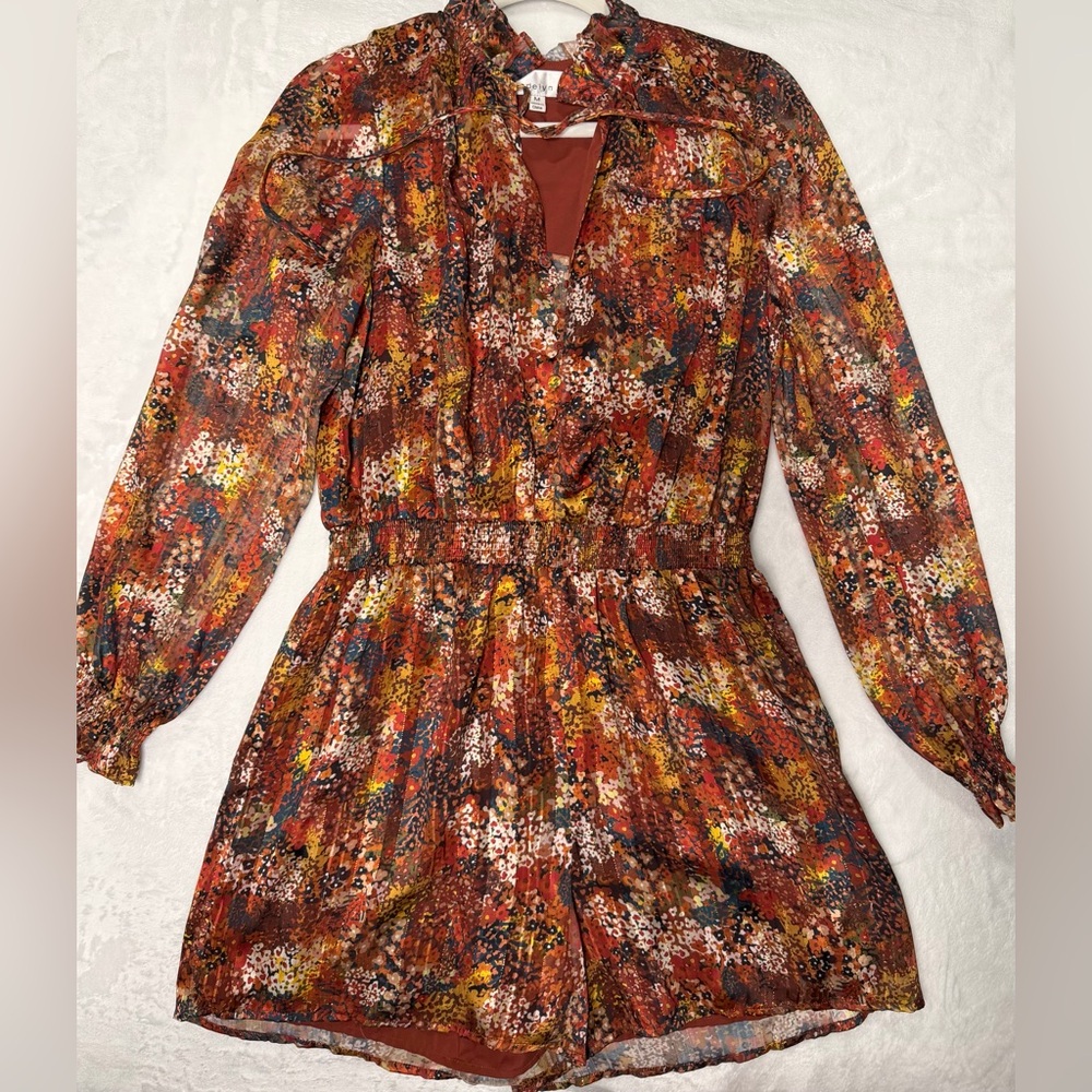 Adelyn Rae Rust and Navy Floral Tie-Neck Romper Size M